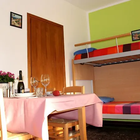 营地 阿奎莱亚露营酒店 *