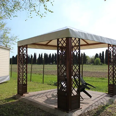 营地 阿奎莱亚露营酒店 *