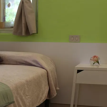 阿奎莱亚露营酒店 *